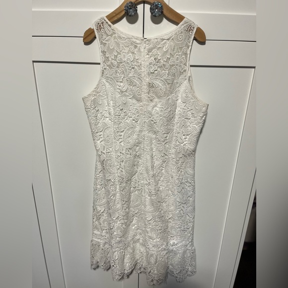 White House Black Market Ecru White Lace Dress size 12 lined LN - Picture 3 of 4